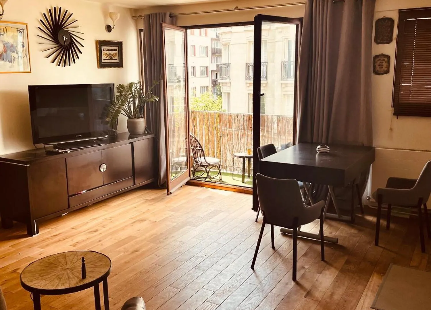Apartment Jolie 2 Pieces Avec Balcon 15 Eme Paris