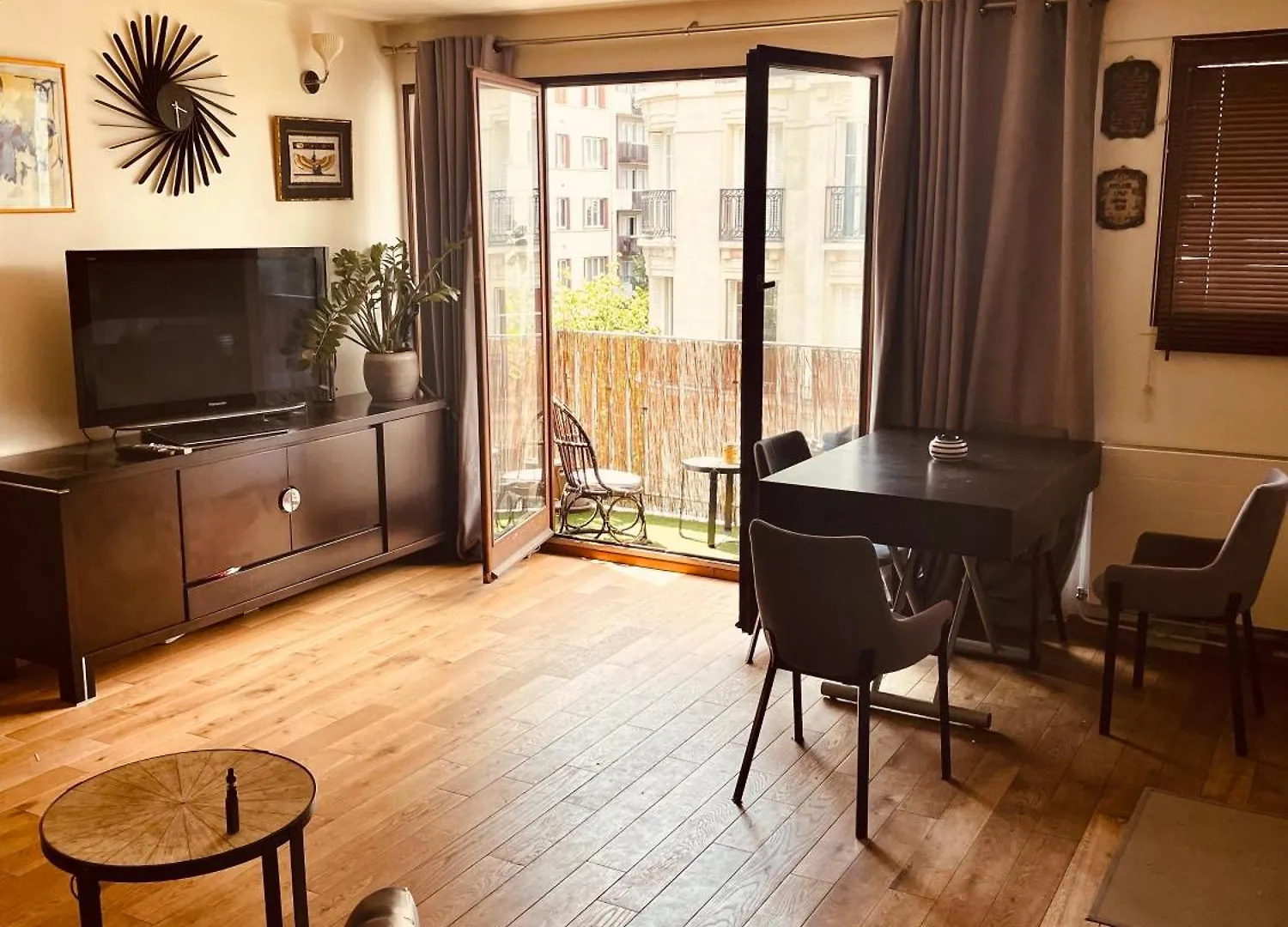 Apartment Jolie 2 Pieces Avec Balcon 15 Eme Paris